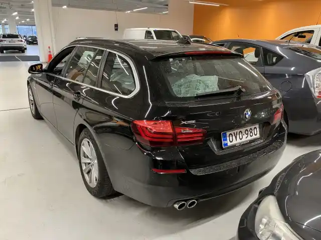Musta Farmari, BMW 520 – OVO-980
