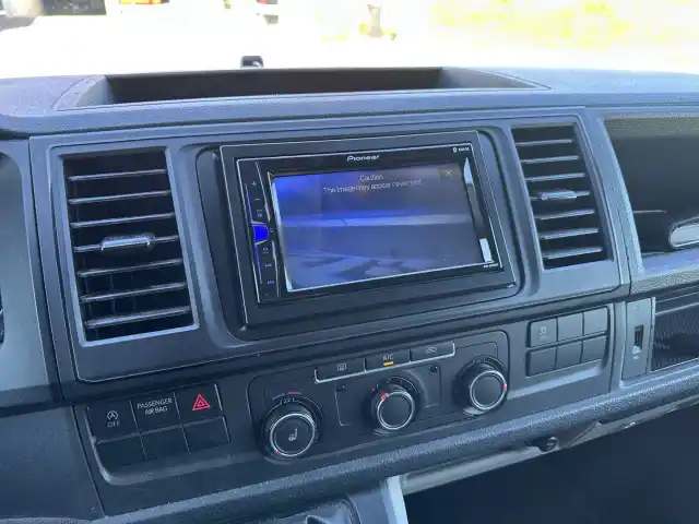 Ruskea (beige) Pakettiauto, Volkswagen Transporter – OVR-239