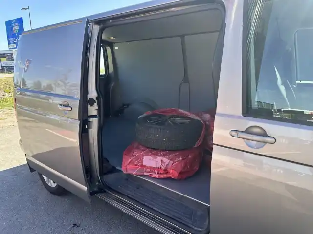 Ruskea (beige) Pakettiauto, Volkswagen Transporter – OVR-239