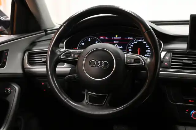 Sininen Farmari, Audi A6 – OVR-671