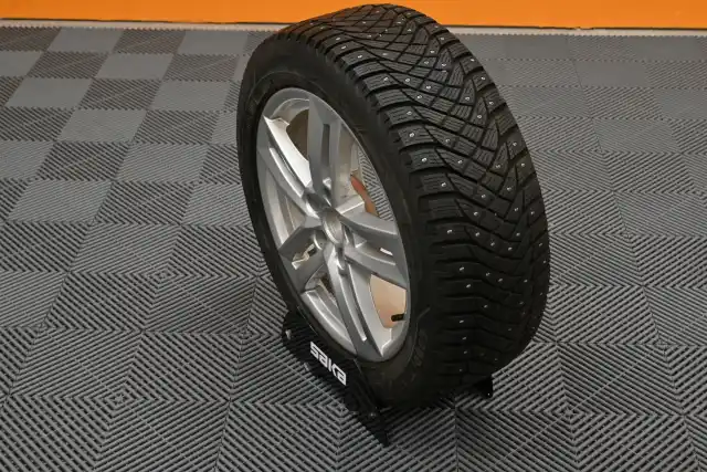 Sininen Farmari, Audi A6 – OVR-671