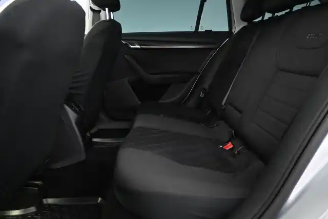 Harmaa Farmari, Skoda Octavia – OVS-307