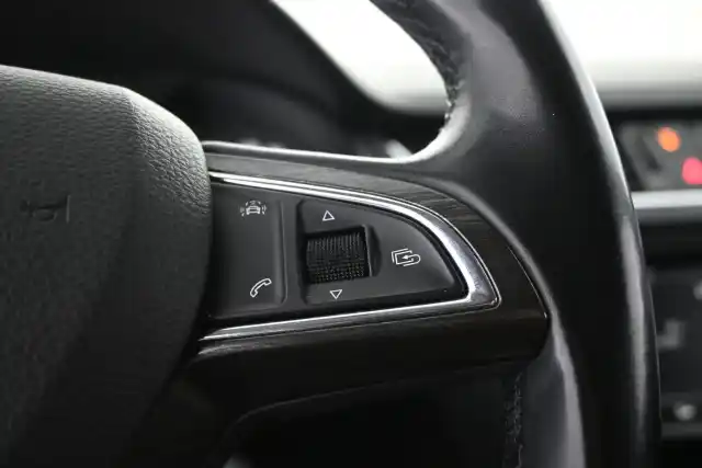 Harmaa Farmari, Skoda Octavia – OVS-307
