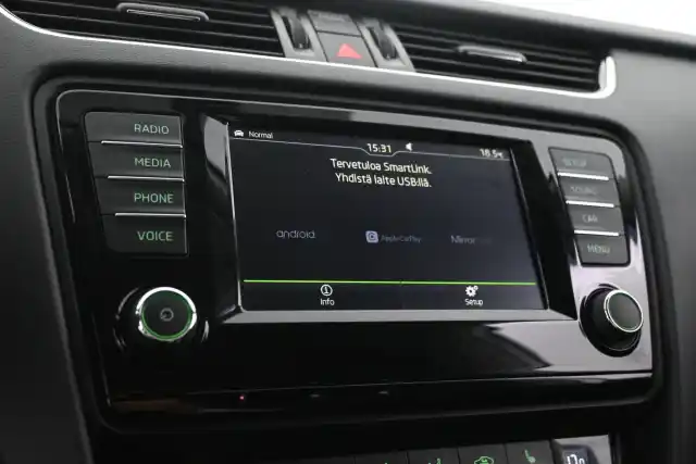 Harmaa Farmari, Skoda Octavia – OVS-307