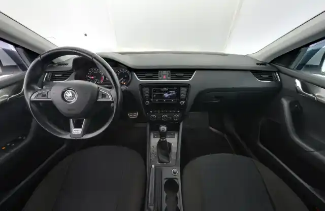 Harmaa Farmari, Skoda Octavia – OVS-307
