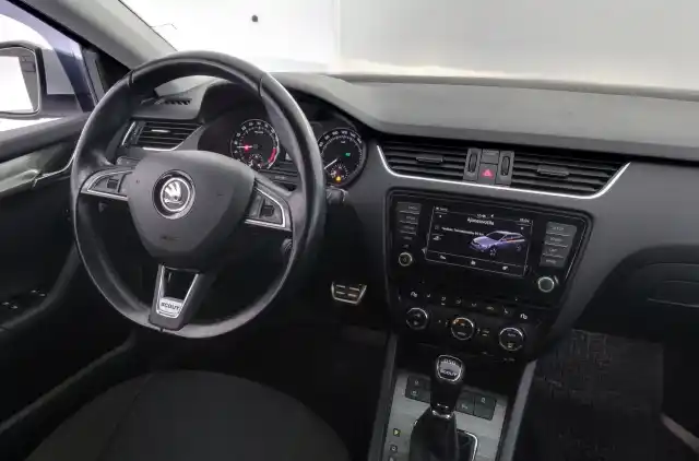 Harmaa Farmari, Skoda Octavia – OVS-307