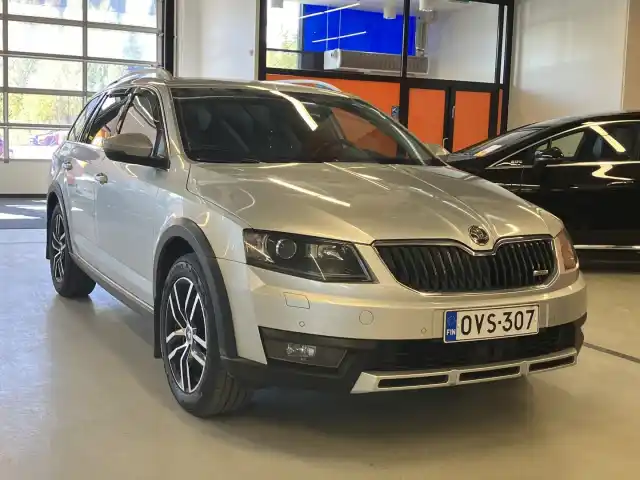 Harmaa Farmari, Skoda Octavia – OVS-307