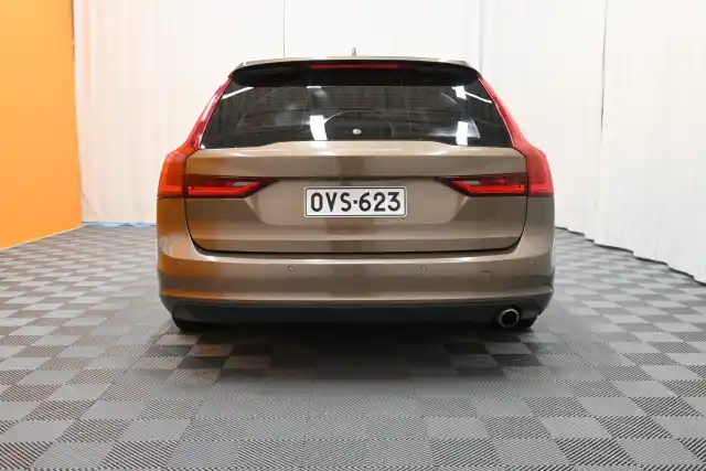 Ruskea (beige) Farmari, Volvo V90 – OVS-623