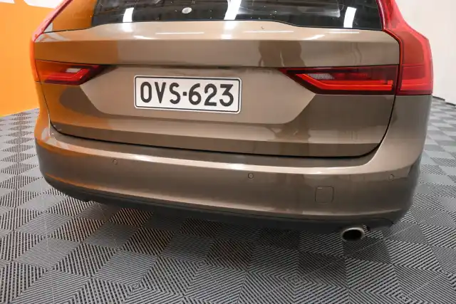 Ruskea (beige) Farmari, Volvo V90 – OVS-623