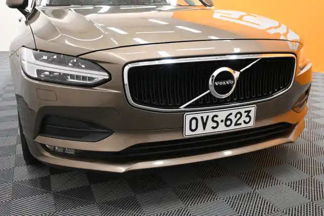 Ruskea (beige) Farmari, Volvo V90 – OVS-623