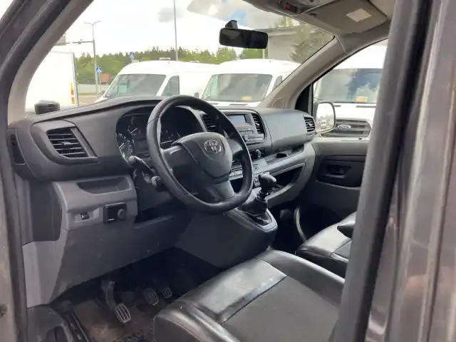 Harmaa Pakettiauto, Toyota Proace – OVT-326