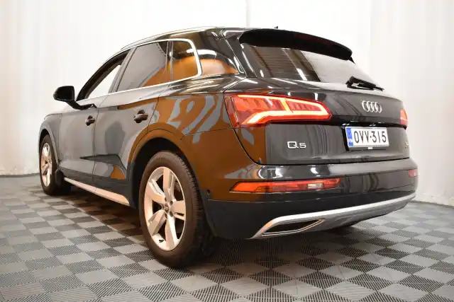 Musta Maastoauto, Audi Q5 – OVV-315