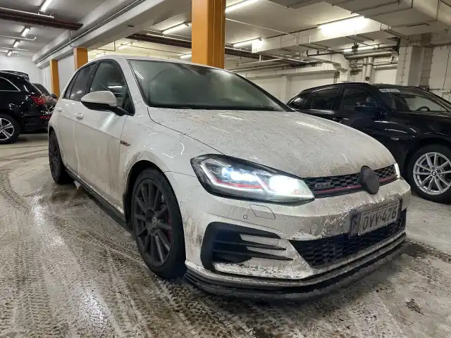 Valkoinen Viistoperä, Volkswagen Golf – OVV-476