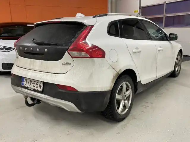 Valkoinen Viistoperä, Volvo V40 Cross Country – OVX-554