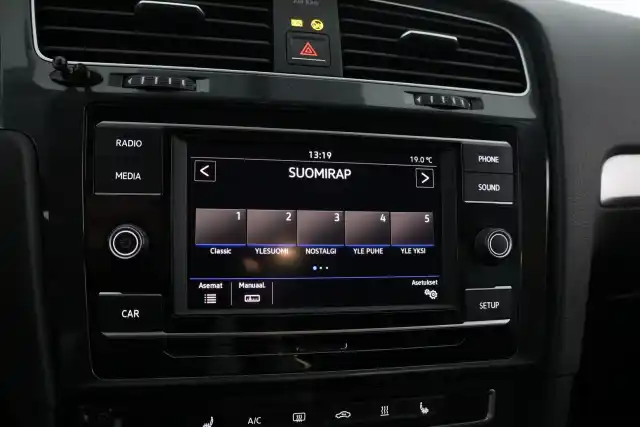 Musta Farmari, Volkswagen Golf – OVX-575