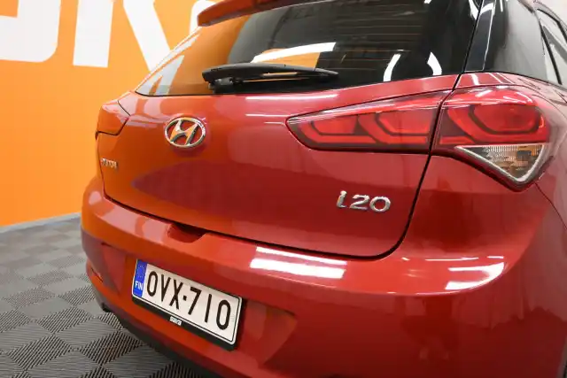 Punainen Viistoperä, Hyundai I20 – OVX-710