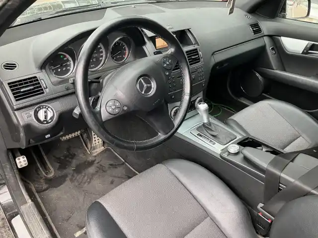 Musta Farmari, Mercedes-Benz C – OVZ-191