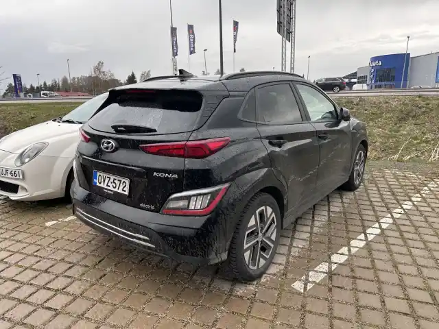 Musta Maastoauto, Hyundai KONA – OVZ-572