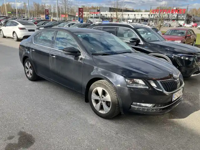 Musta Viistoperä, Skoda Octavia – OVZ-593