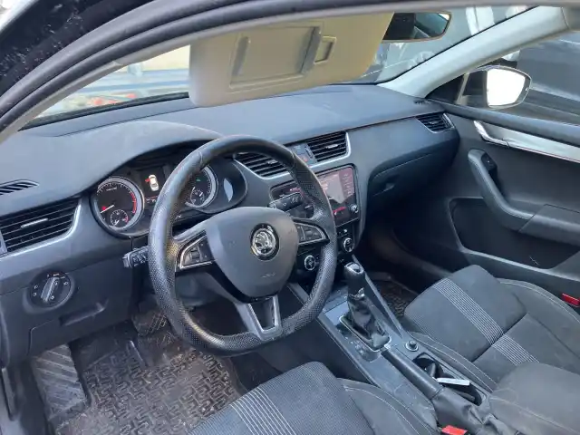 Musta Viistoperä, Skoda Octavia – OVZ-593
