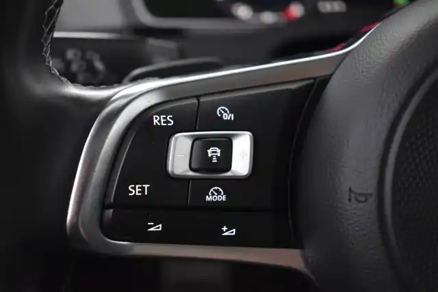 Hopea Sedan, Volkswagen Arteon – OXA-705