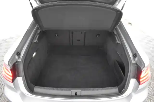 Hopea Sedan, Volkswagen Arteon – OXA-705