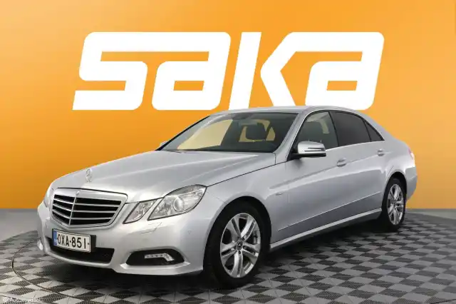 Harmaa Sedan, Mercedes-Benz E – OXA-851