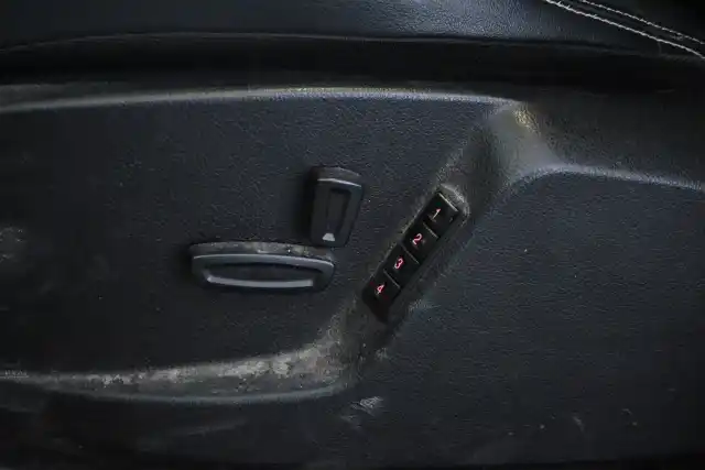 Hopea Tila-auto, Ford S-Max – OXA-857