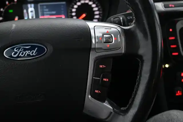 Hopea Tila-auto, Ford S-Max – OXA-857