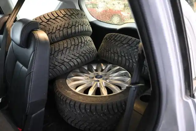 Hopea Tila-auto, Ford S-Max – OXA-857