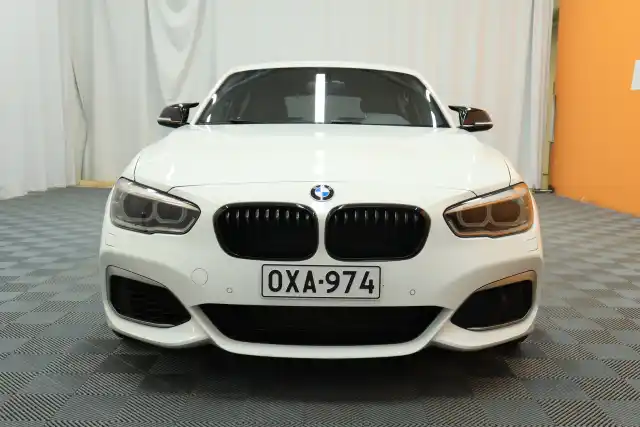 Valkoinen Viistoperä, BMW M140i – OXA-974