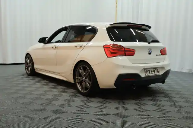 Valkoinen Viistoperä, BMW M140i – OXA-974