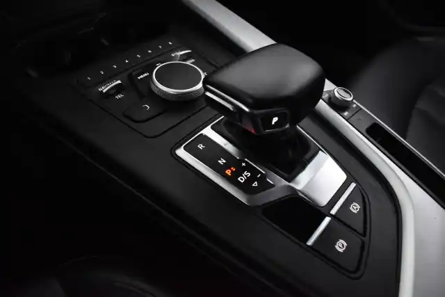 Musta Farmari, Audi A4 – OXB-238