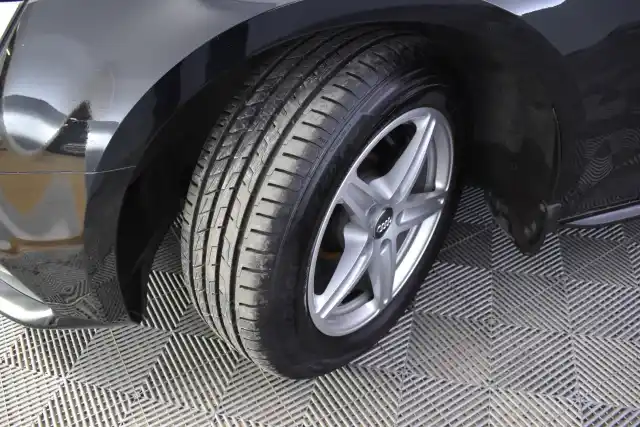Musta Farmari, Audi A4 – OXB-238