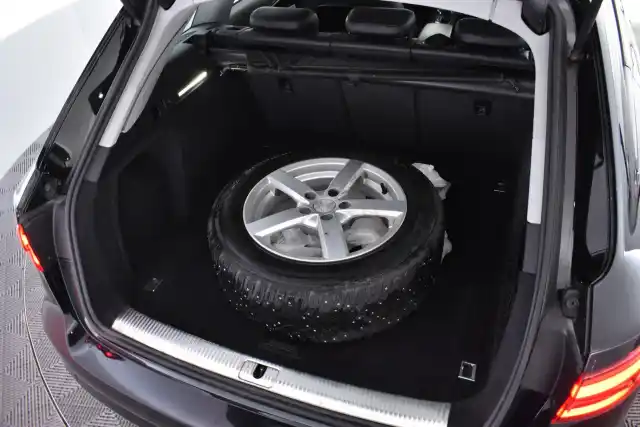 Musta Farmari, Audi A4 – OXB-238