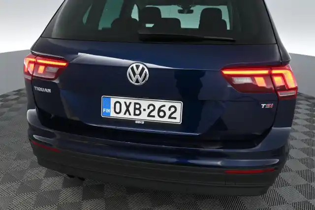 Sininen Maastoauto, Volkswagen Tiguan – OXB-262