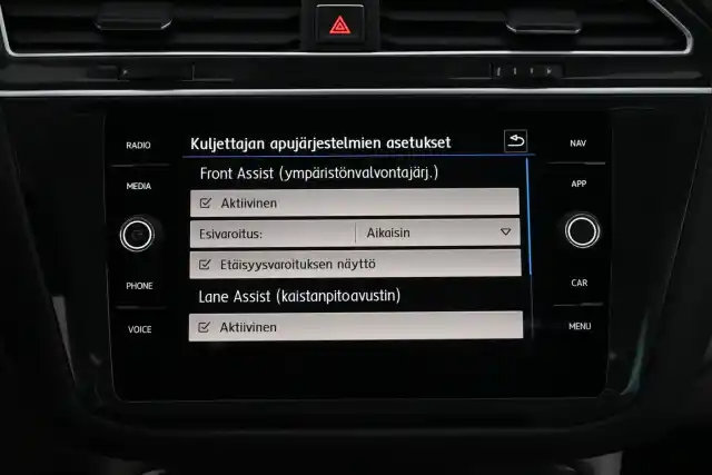 Sininen Maastoauto, Volkswagen Tiguan – OXB-262