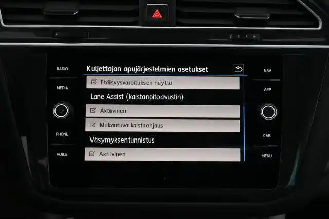 Sininen Maastoauto, Volkswagen Tiguan – OXB-262