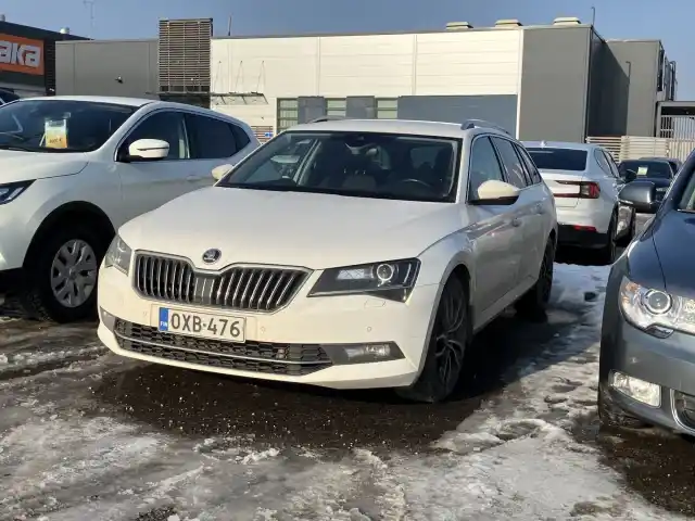 Valkoinen Farmari, Skoda Superb – OXB-476