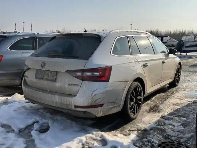 Valkoinen Farmari, Skoda Superb – OXB-476