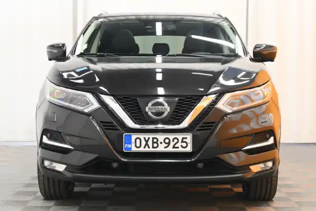 Musta Maastoauto, Nissan Qashqai – OXB-925