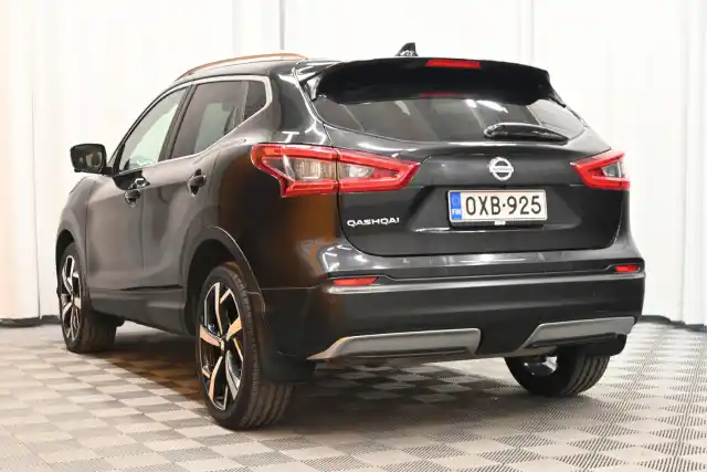 Musta Maastoauto, Nissan Qashqai – OXB-925