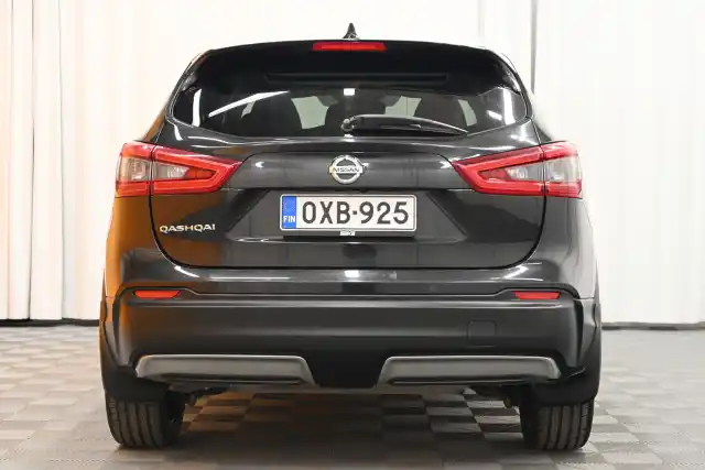 Musta Maastoauto, Nissan Qashqai – OXB-925