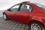 Punainen Sedan, Chrysler Neon – OXG-121, kuva 12