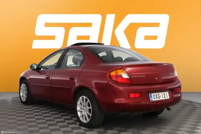 Punainen Sedan, Chrysler Neon – OXG-121