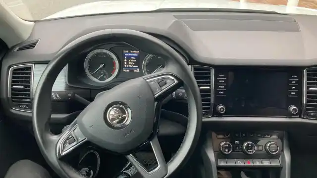 Valkoinen Maastoauto, Skoda Kodiaq – OXH-227