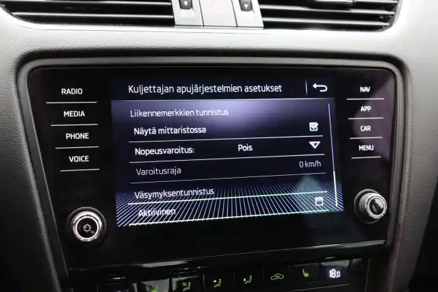 Musta Viistoperä, Skoda Octavia – OXH-264