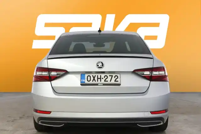 Harmaa Sedan, Skoda Superb – OXH-272