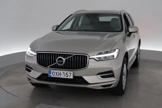 Beige Maastoauto, Volvo XC60 – OXH-357