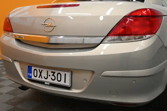 Beige Avoauto, Opel Astra – OXJ-301